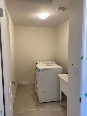 Condo Townhouse For Lease | S9044256 - Photo 5
