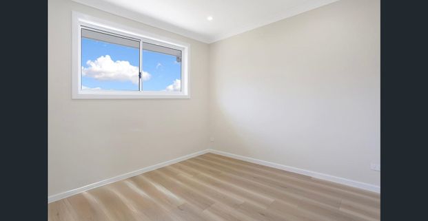 Stunning Designer Family Home in Box Hill! - Photo 1