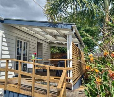 Charming Villa with Classic Features - Photo 6