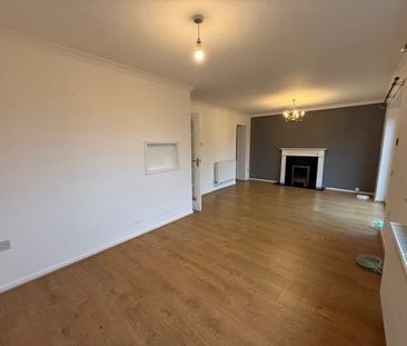 North Baddesley - Photo 1