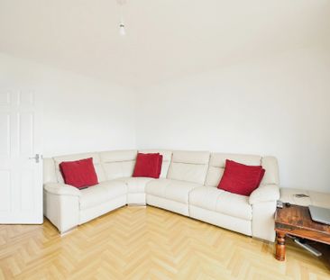 RARE TO FIND Spacious Two Bedroom Maisonette Over Two Floors - Photo 2