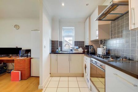 2 bedroom flat to rent - Photo 3