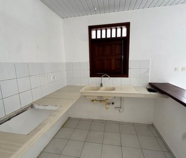 Location Appartement 2 pièces 35m² REMIRE MONTJOLY 97354 - Photo 2