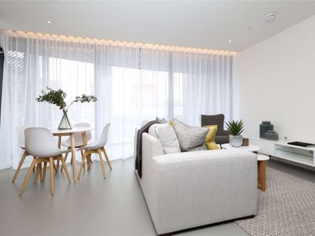 Impeccable two bedroom apartment in this iconic development - Photo 2