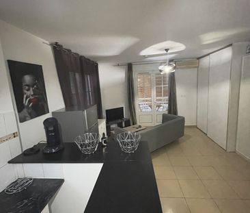 Location Appartement 1 pièce 26m² LA POSSESSION 97419 - Photo 1