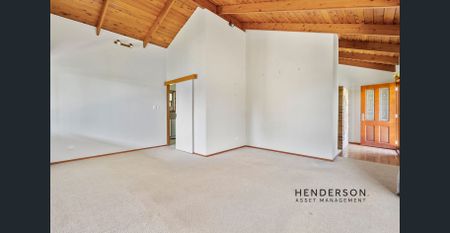 SPACIOUS FAMILY LIVING WITH AIR CON & HUGE YARD - Photo 2