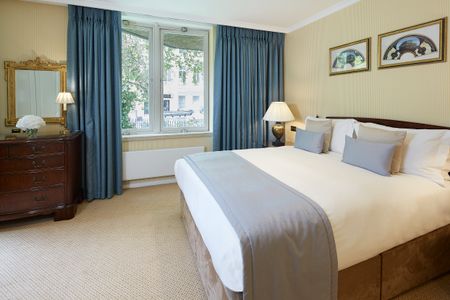 Luxury Two-Bedroom Townhouse in Kensington, London W8 - Photo 4