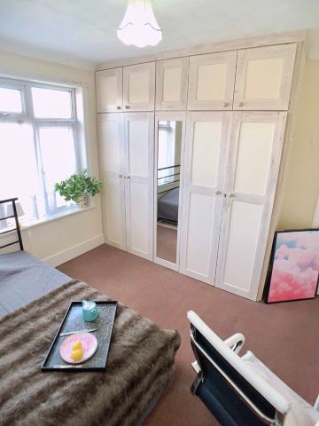 Room in a Shared House, Broadlands Road, SO17 - Photo 4