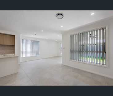 8 Renwick Street, Catherine Field, NSW 2557 - Photo 2