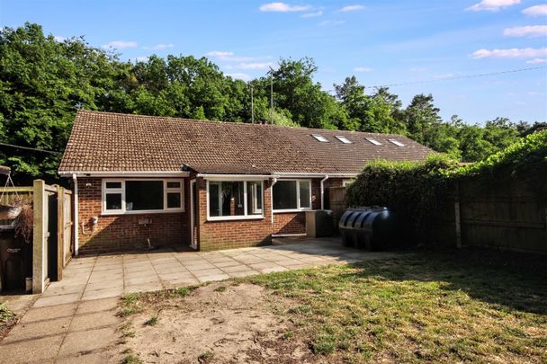2 Bedroom Bungalow to let - Photo 1