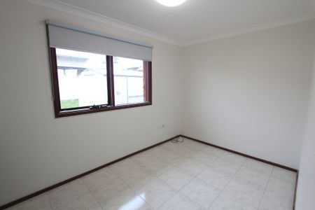 Immaculate Freshly Painted 3 Bedroom Brick Home - Photo 3