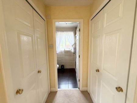 Room 1, Dartmouth Drive, St Helens, W... - Photo 4