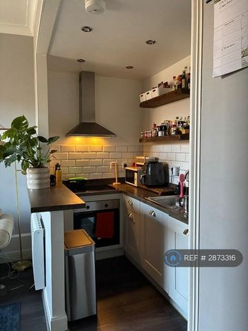 1 bedroom flat to rent - Photo 4