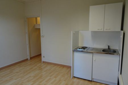 Location Appartement 1 pièce 21m² RODEZ 12000 - Photo 2