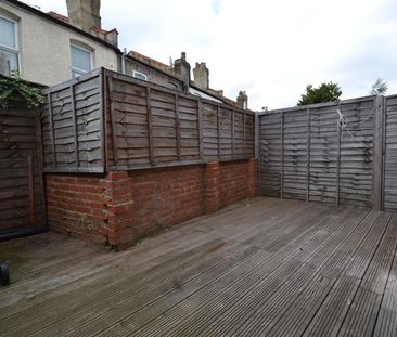 Luton Road, Walthamstow, London - Photo 6