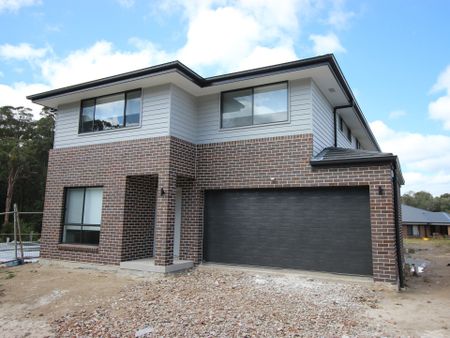 Very Large&comma; Very New & Opposite Bushland&excl;&excl; - Photo 3