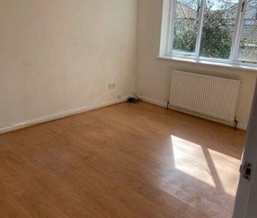 Glanmor Road Slough, SL2 - Photo 4