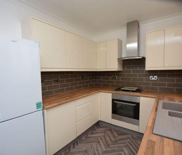 3 bedroom terraced house to rent - Photo 5