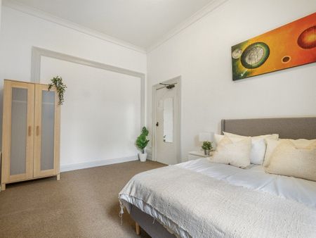Redfern - Photo 5