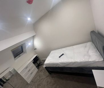 Room in a Shared Flat, Institute Road, B14 - Photo 1