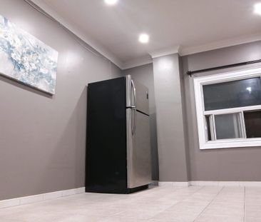 For Lease - 574 Dovercourt Road Unit# Main Fl, Toronto, Ontario - Photo 6