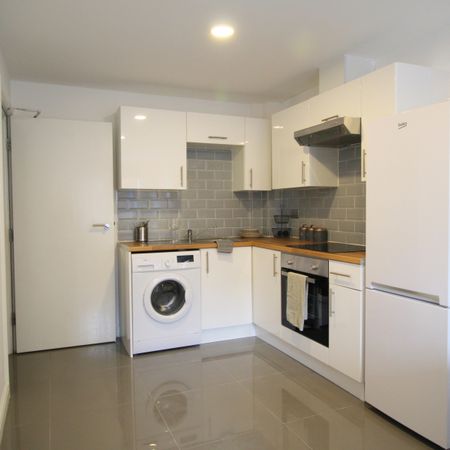 2 Bedroom Apartment - Photo 4