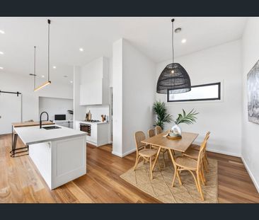 THE ULTIMATE FAMILY HOME IN THE QUAY 2 ESTATE - Photo 3