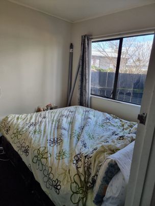 Tidy 2 bedroom - Photo 1