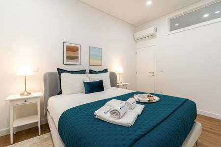 Rua de Santos Pousada, Porto, Braga 4000-485 - Photo 3