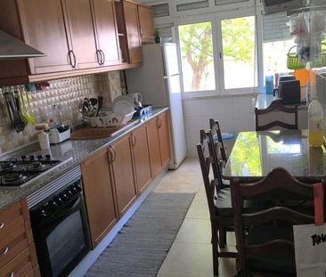 Quartos em Apartamento a 5 minutos da FCT Raparigas - Foto 1