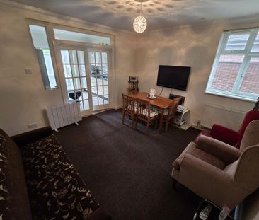 3 bedroom semi-detached bungalow to rent - Photo 3