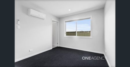 MODERN FAMILY HOME IN A PEACEFUL BADAGARANG LOCATION - Photo 2