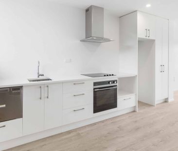 Modern new build townhouse! - Photo 2