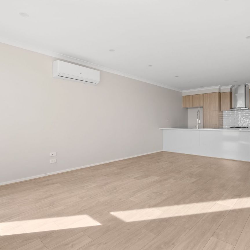 Near New Town House in Meridian Estate&excl; - Photo 1