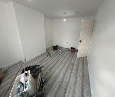 4 bedroom end of terrace house to rent - Photo 4