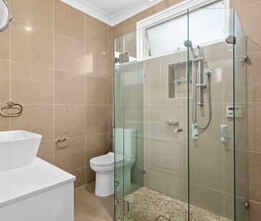 Renovated Family Sanctuary In a Beachside Locale - Photo 3