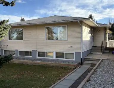 2 Bedroom Main Floor Fourplex Unit | B - 919 32 Avenue Northwest, Calgary - Photo 1