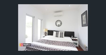 MAGNIFICENT FAMILY HOME WITH LUXURY FINISHES & RESORT-STYLE POOL - Photo 5