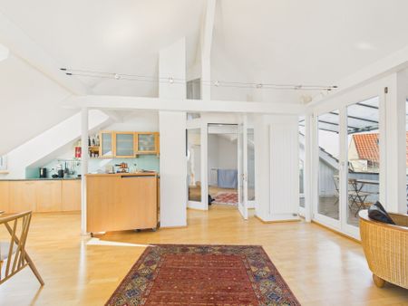 Sonnige und renovierte 2.5-Zimmer Dachwohnung mit Aussicht in Basel - Photo 5