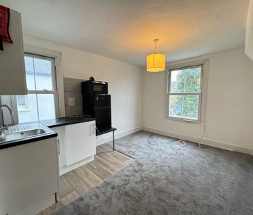 Studio to rent - Photo 6