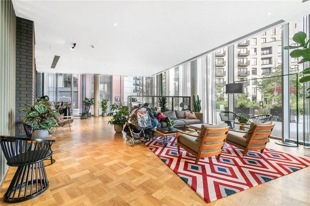 Studio Flat, Kent Building, EC14 - Photo 1