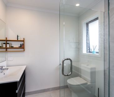 Executive 3-bedroom family home in Halswell - Photo 4