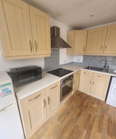 5 bedroom house to rent - Photo 2