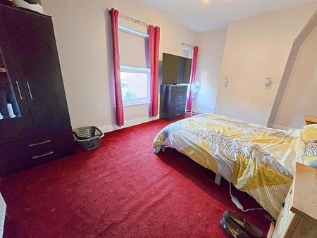 2 bedroom terraced house to rent - Photo 4