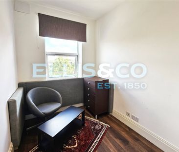 Dominion Parade, HA1, Harrow - Photo 1