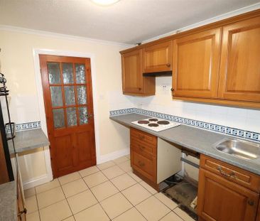 3 bedroom terraced house to rent - Photo 3