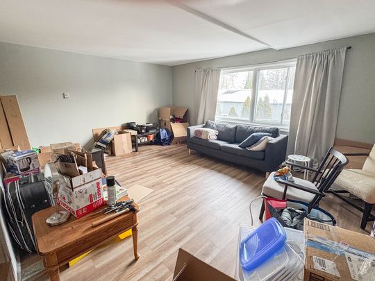 27 Main St, St. Catharines (2) - 2 Bedroom Apartment - Photo 1