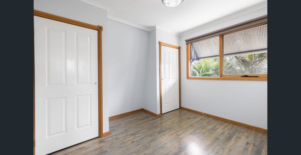 Stylish Family Home with Pool, Bar & Balcony in Prime Werribee Location! - Photo 1