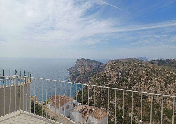 Villa for rent with 4 bedrooms and 3 bathrooms with stunning views