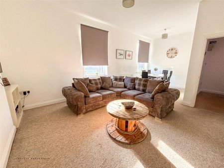 2 bedroom maisonette to rent - Photo 2